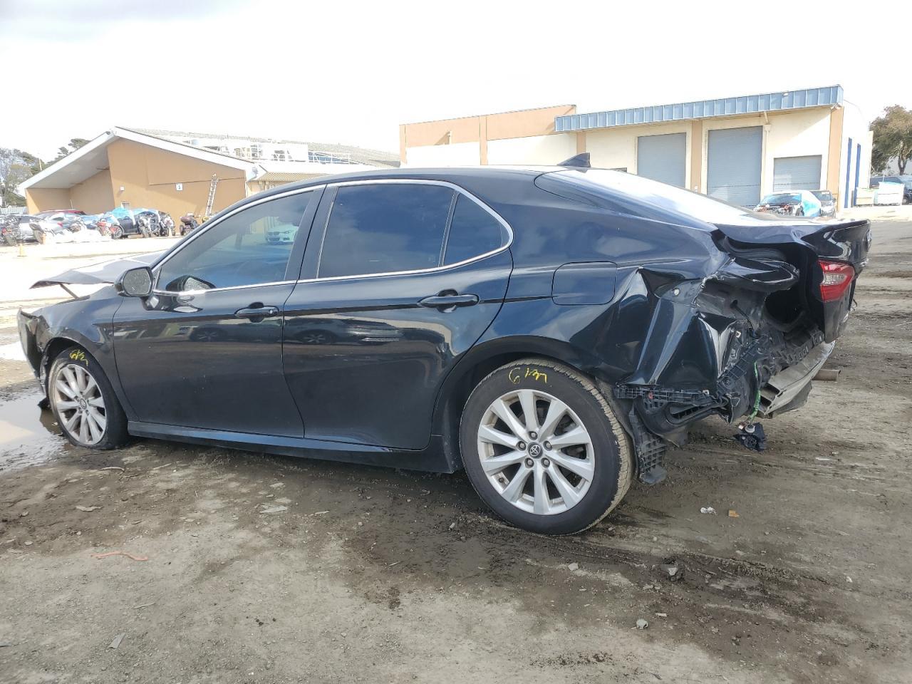 2020 TOYOTA CAMRY LE - Фото 2