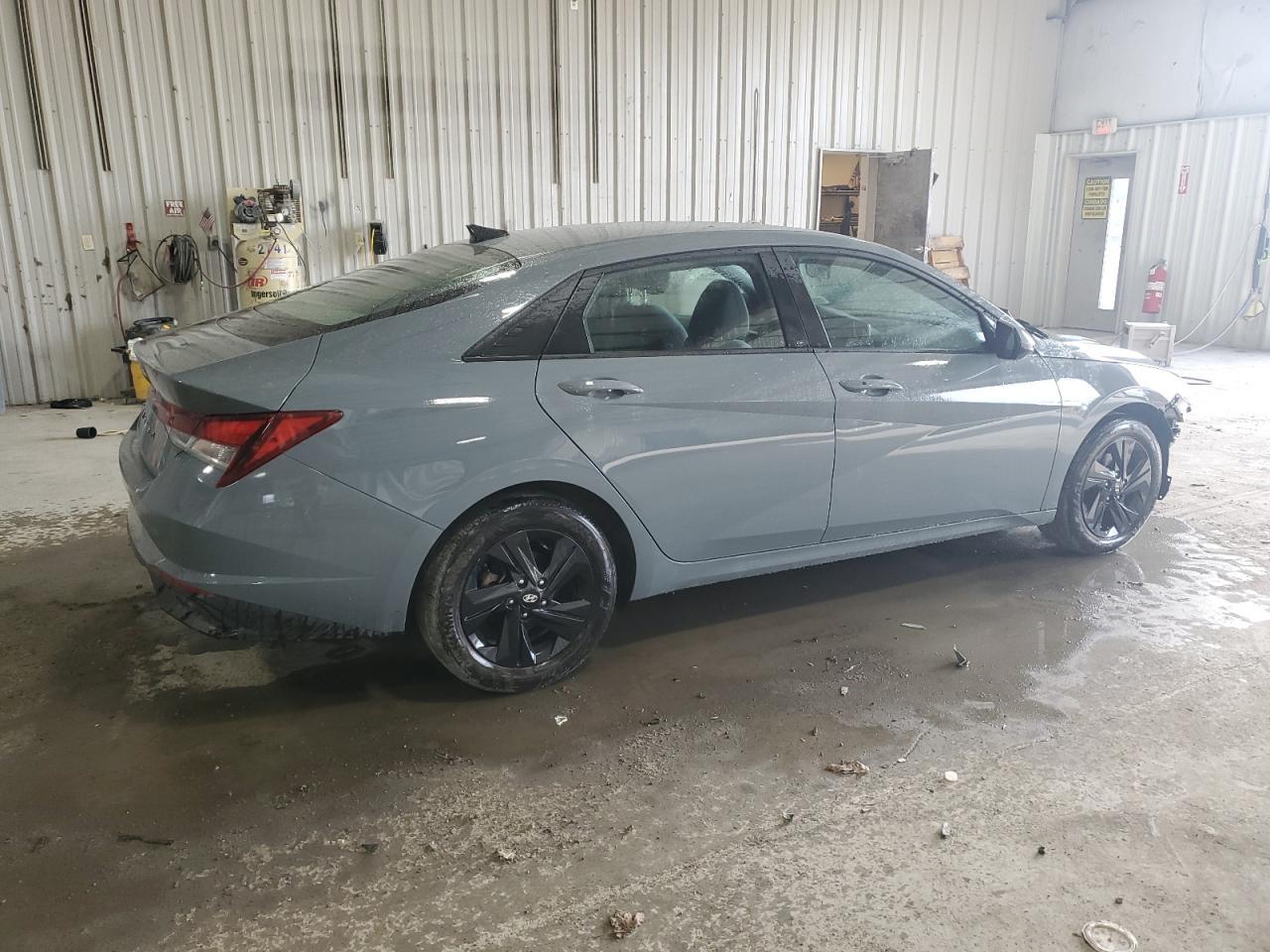 2023 HYUNDAI ELANTRA SE - Image 3
