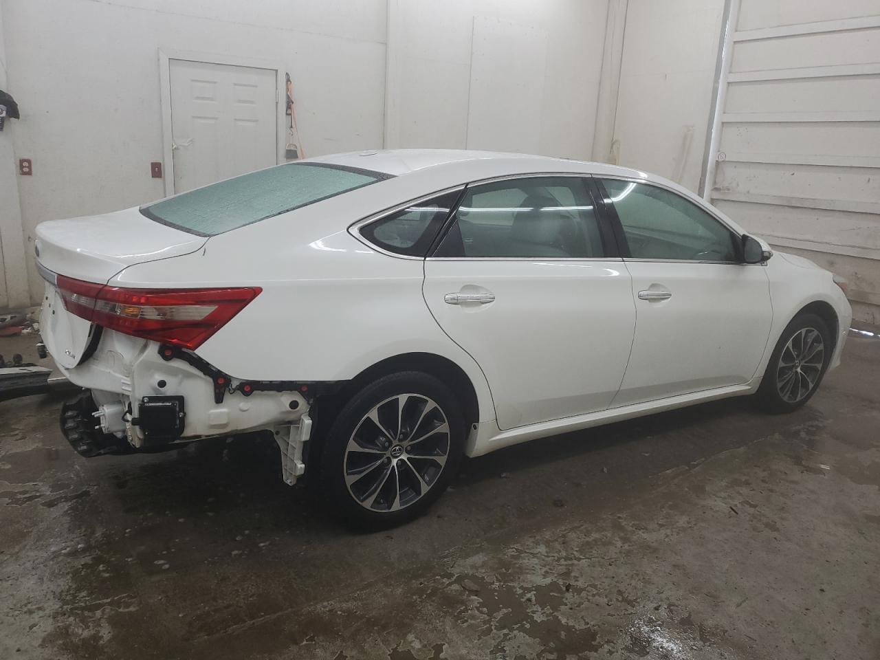 2016 TOYOTA AVALON XLE - Image 3