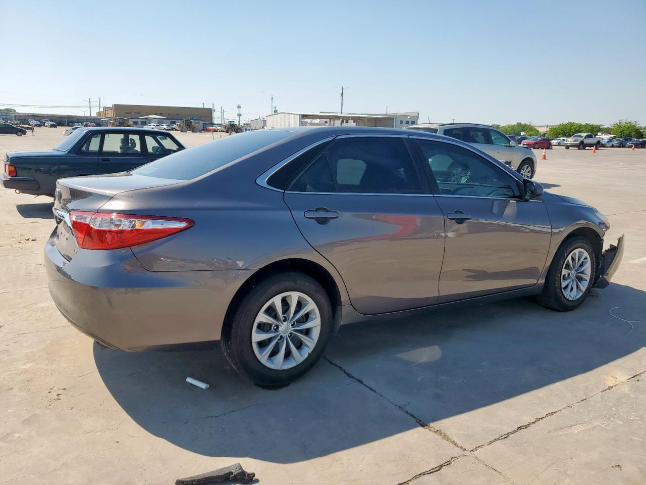2017 TOYOTA CAMRY LE - Фото 3