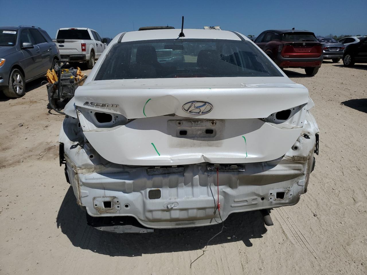 2019 HYUNDAI ACCENT SE - Фото 6