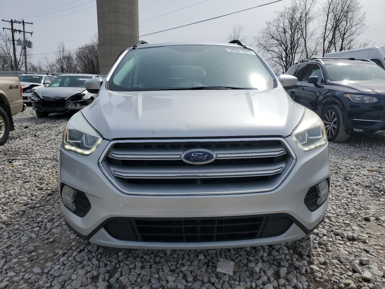 2017 FORD ESCAPE SE - Image 5