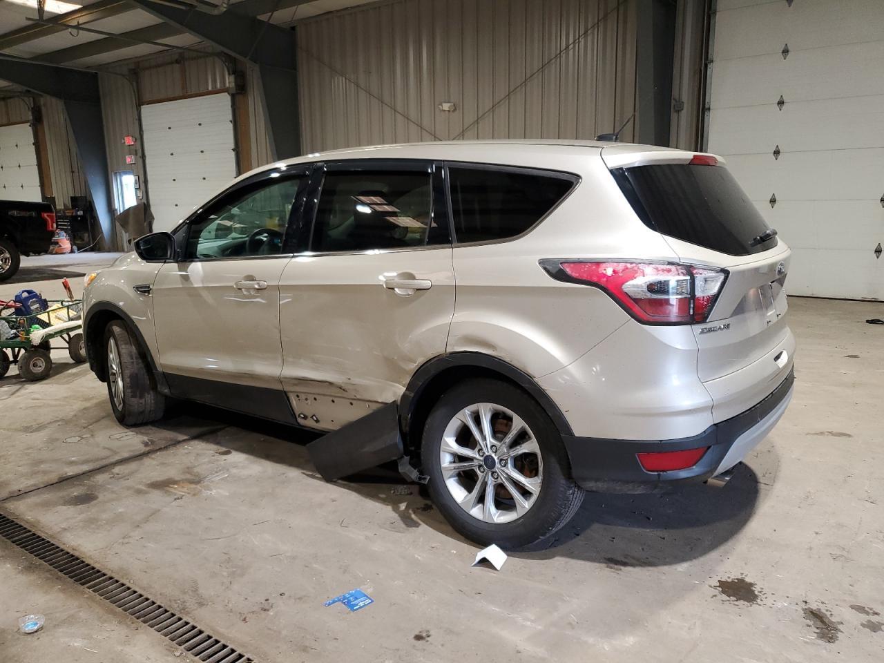 2017 FORD ESCAPE SE - Image 2