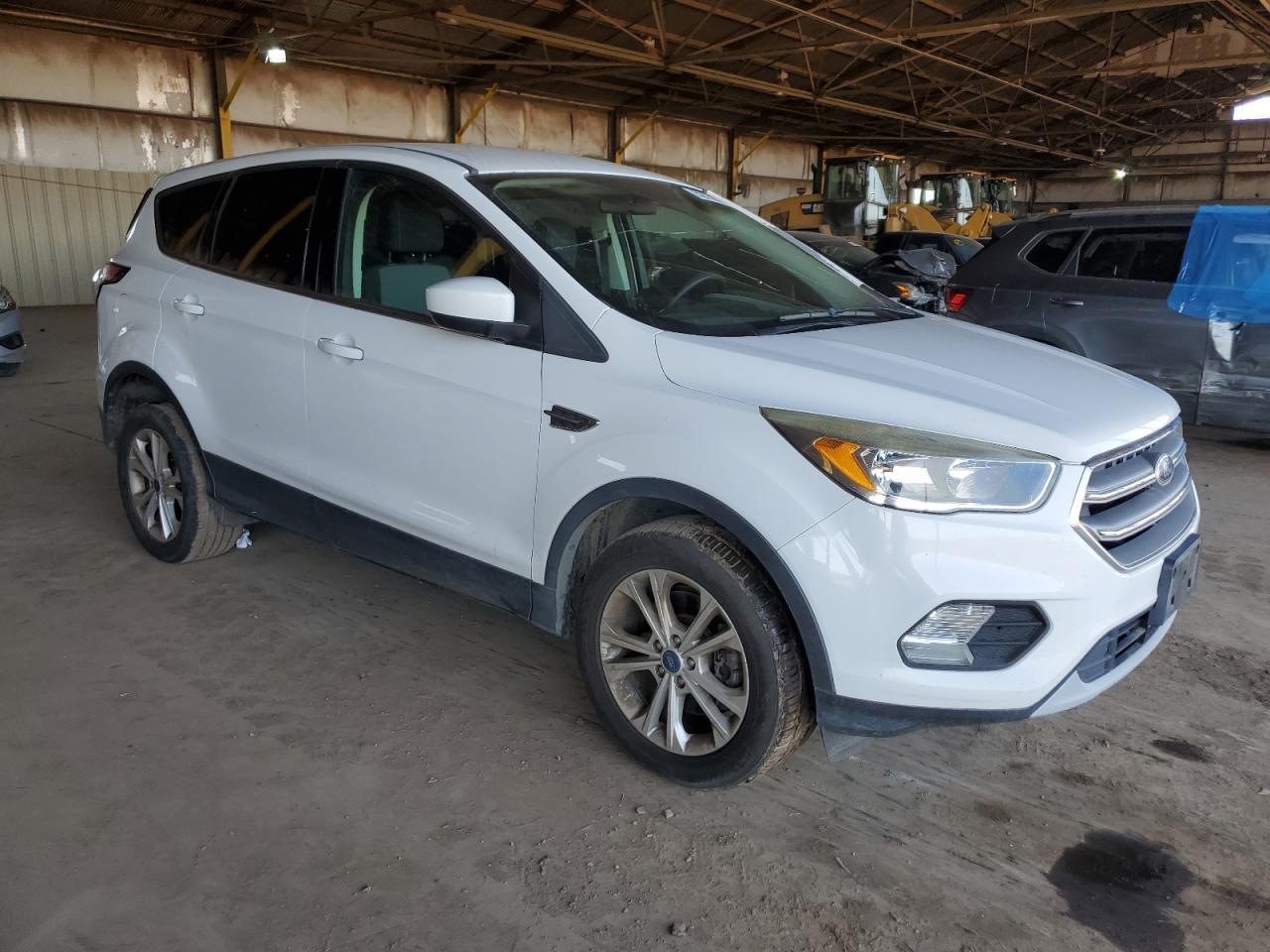 2017 FORD ESCAPE SE - Фото 4