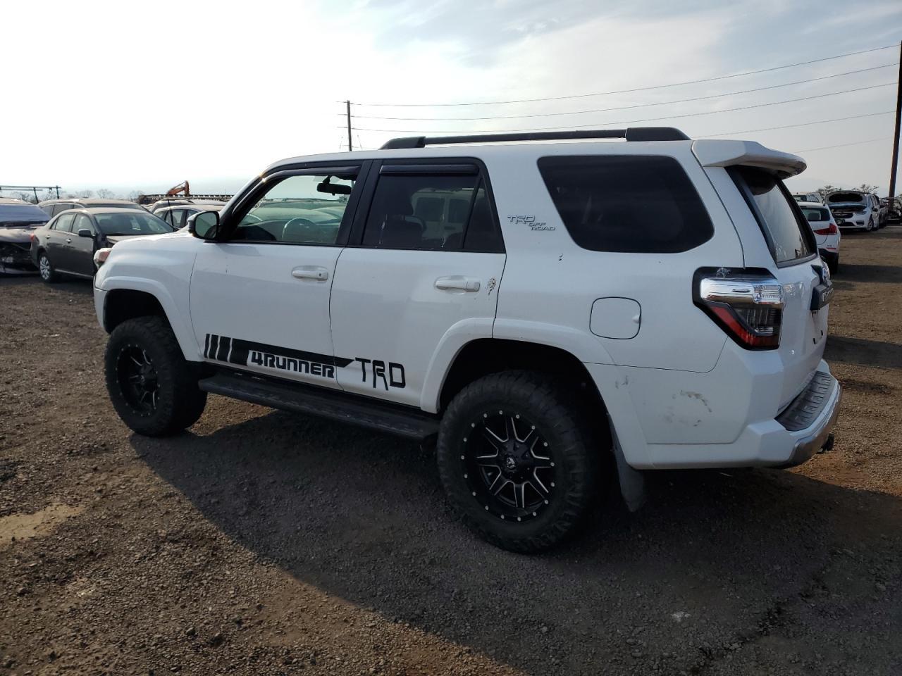 2019 TOYOTA 4RUNNER SR - Фото 2