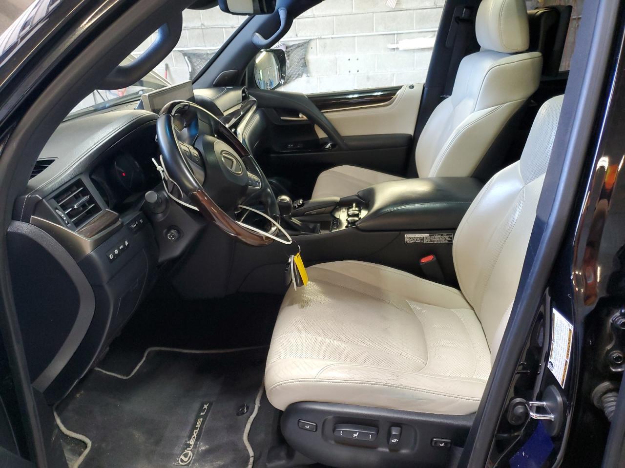 2019 LEXUS LX 570 - Фото 7