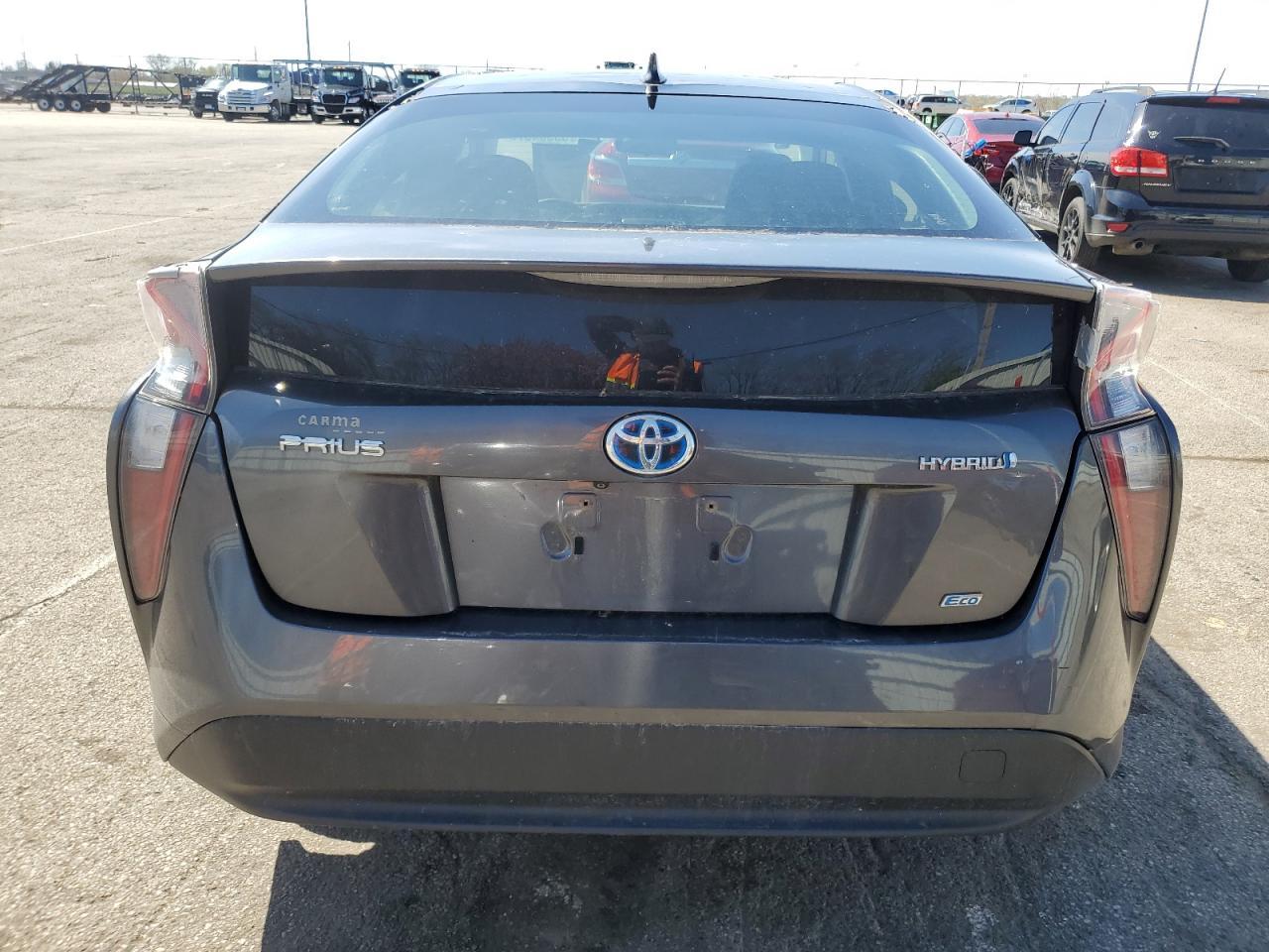 2016 TOYOTA PRIUS - Image 6