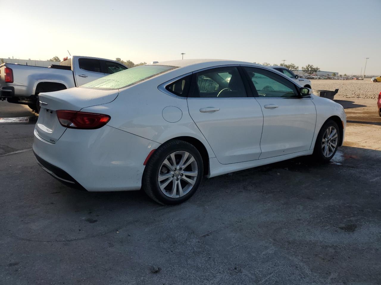 2015 CHRYSLER 200 LIMITE - Image 3