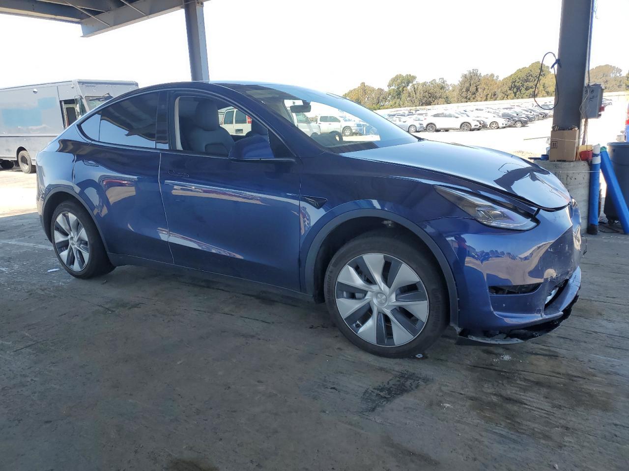 2023 TESLA MODEL Y - Фото 4