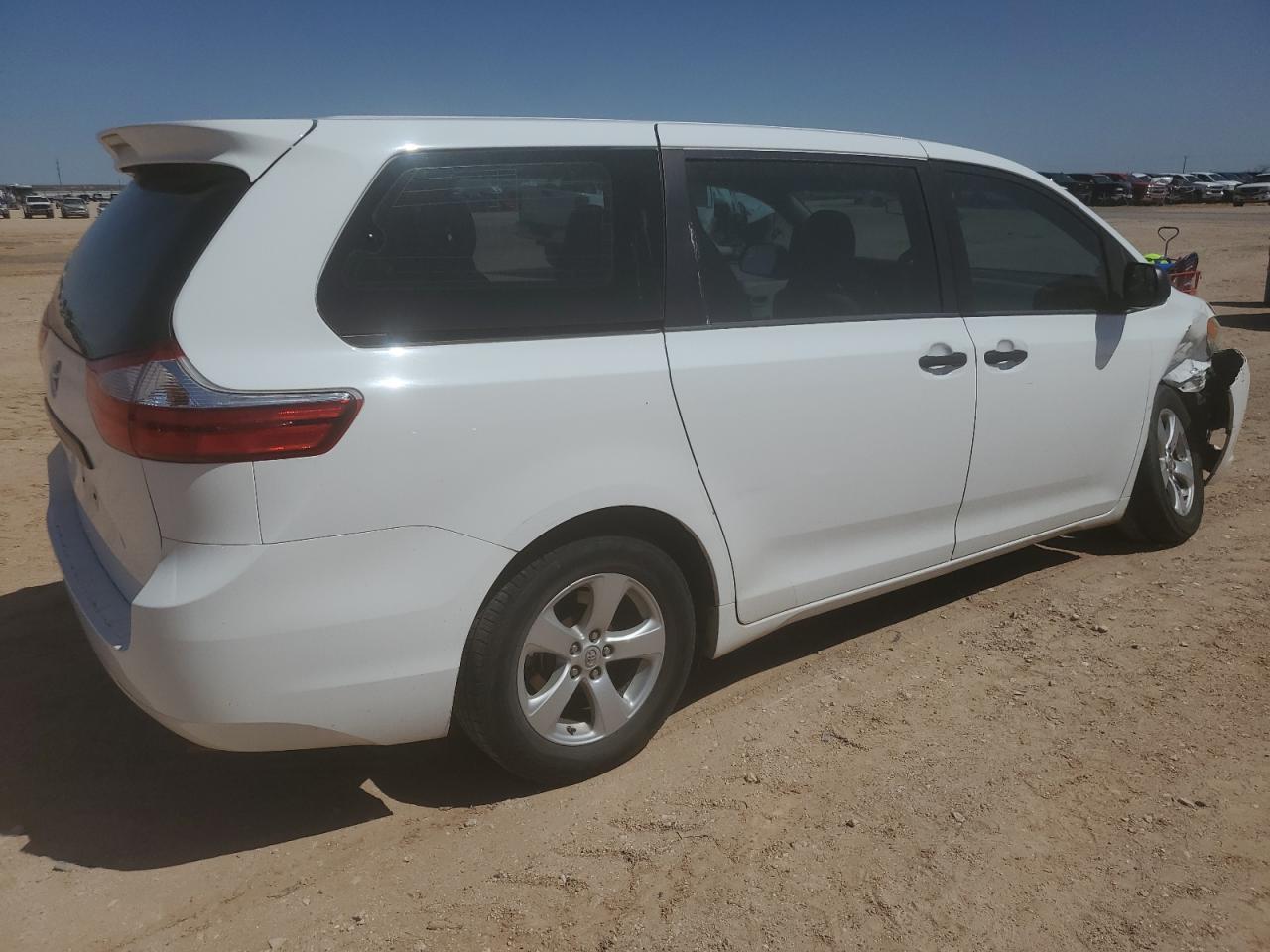 2015 TOYOTA SIENNA - Фото 3