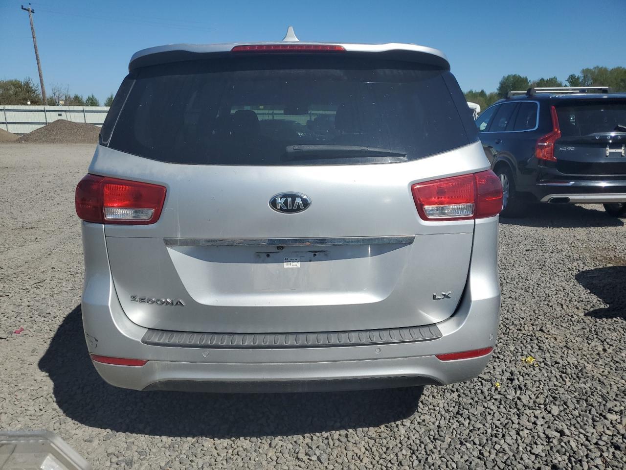 2016 KIA SEDONA LX - Image 6