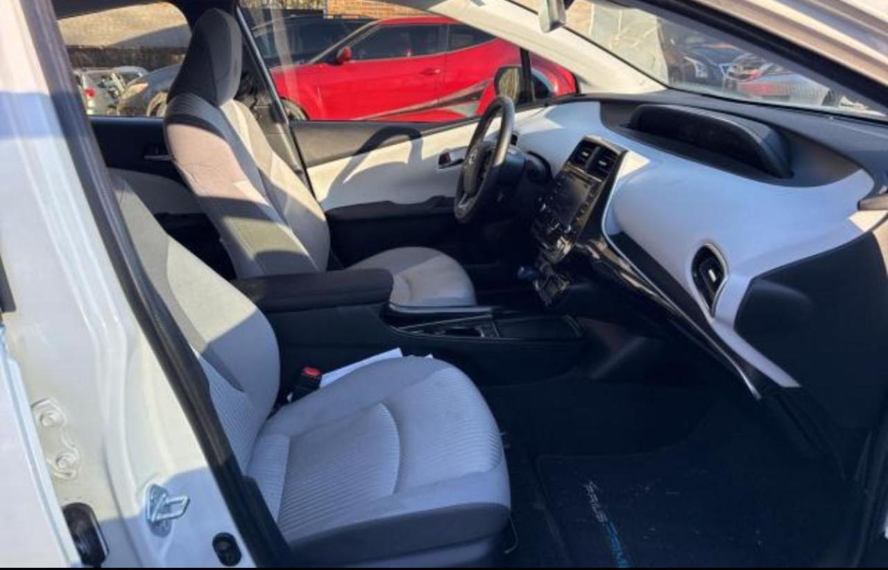 2022 TOYOTA PRIUS PRIM - Image 5