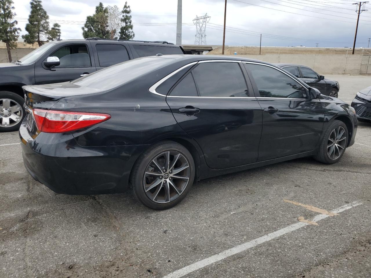 2017 TOYOTA CAMRY LE - Фото 3