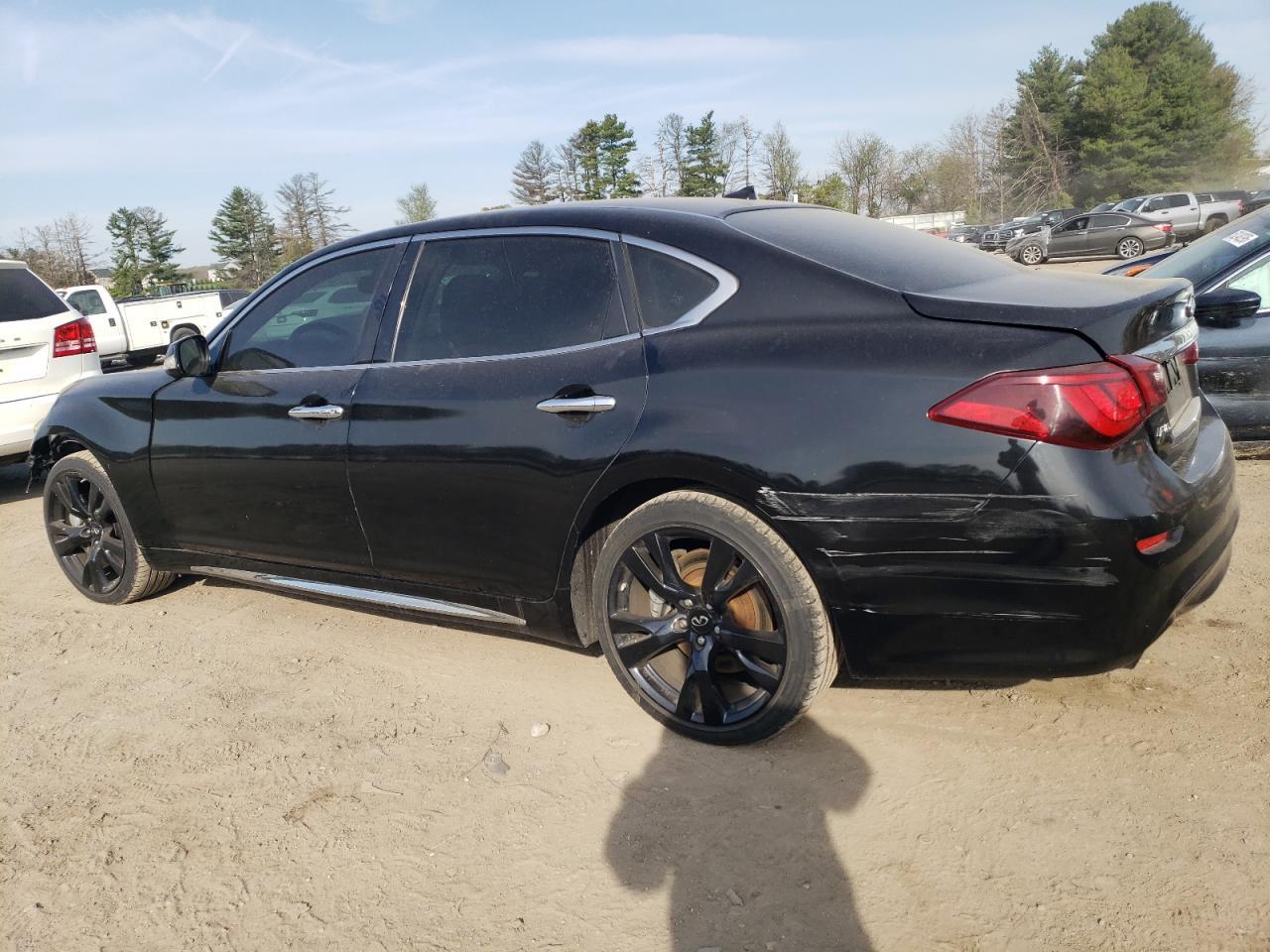 2017 INFINITI Q70L 5.6 - Image 2