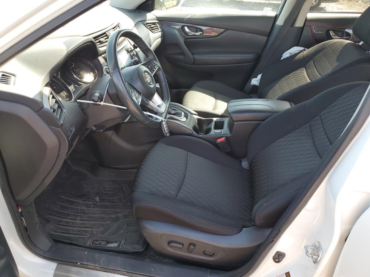 2017 NISSAN ROGUE SV - Image 7