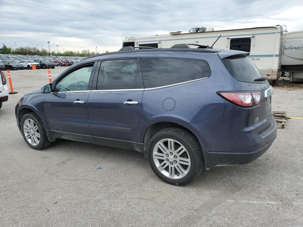 2014 CHEVROLET TRAVERSE L - Image 2
