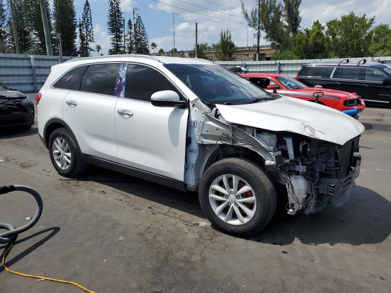 2016 KIA SORENTO LX - Image 4