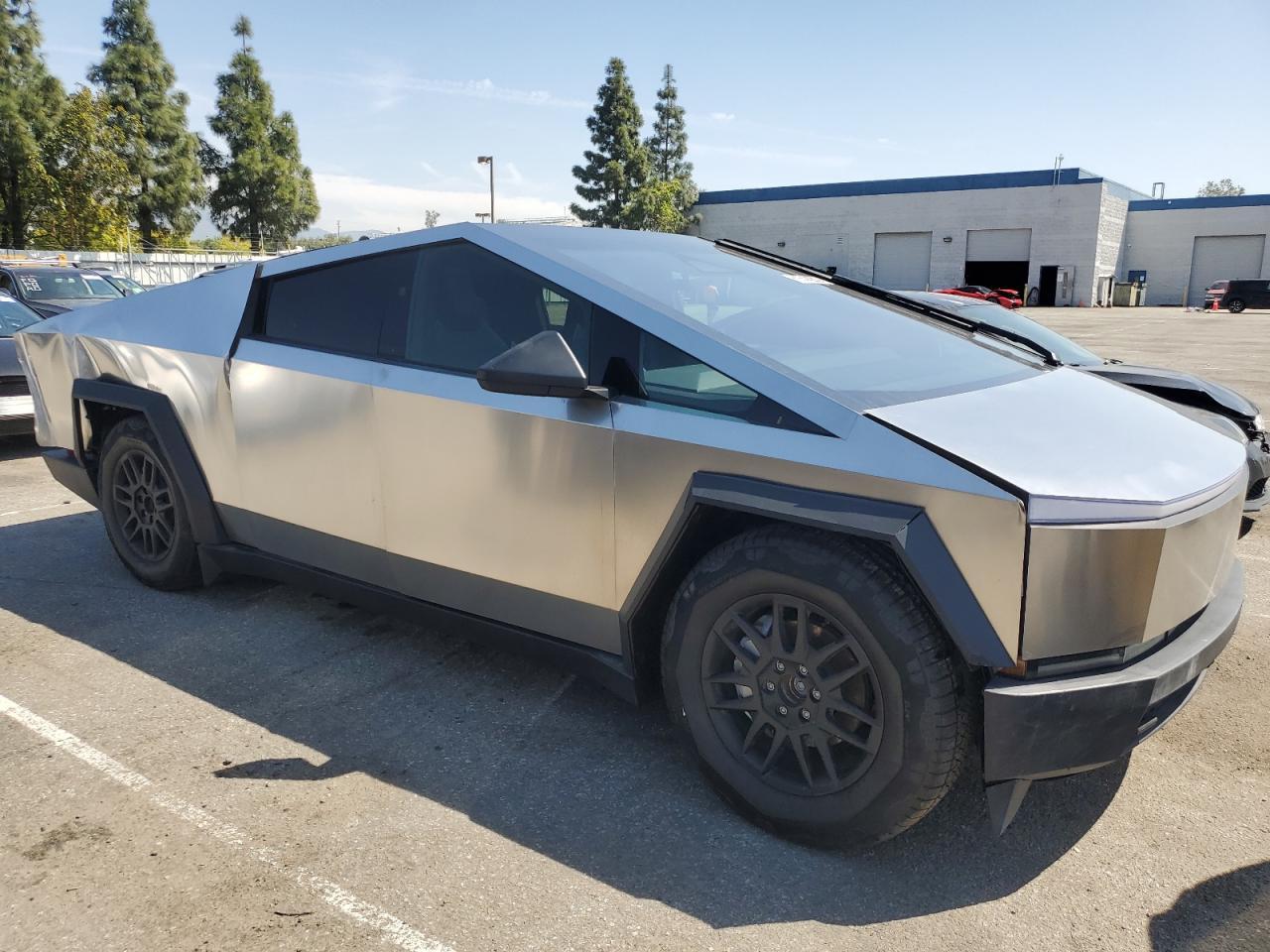 2024 TESLA CYBERTRUCK - Image 4
