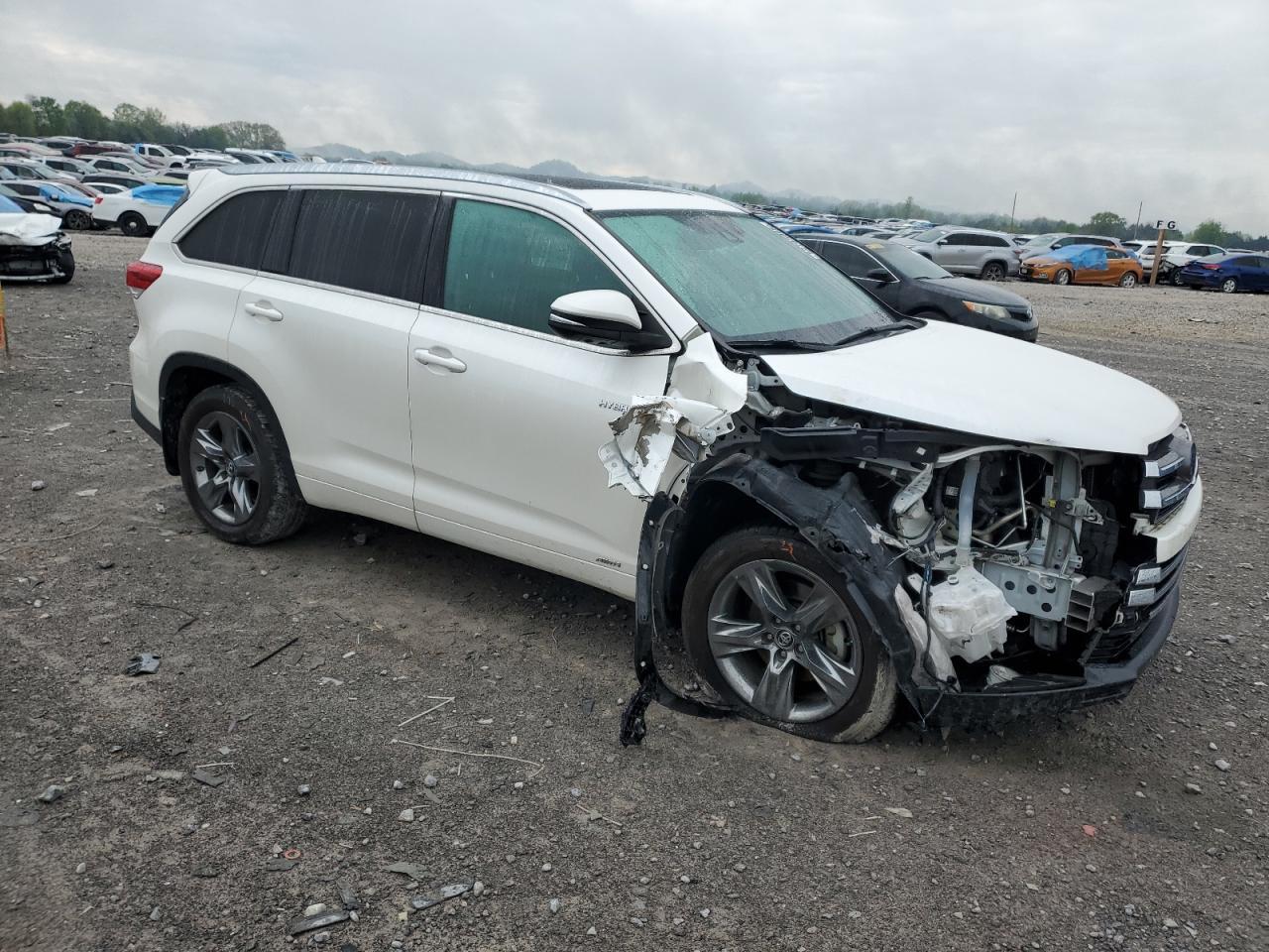 2018 TOYOTA HIGHLANDER - Image 4