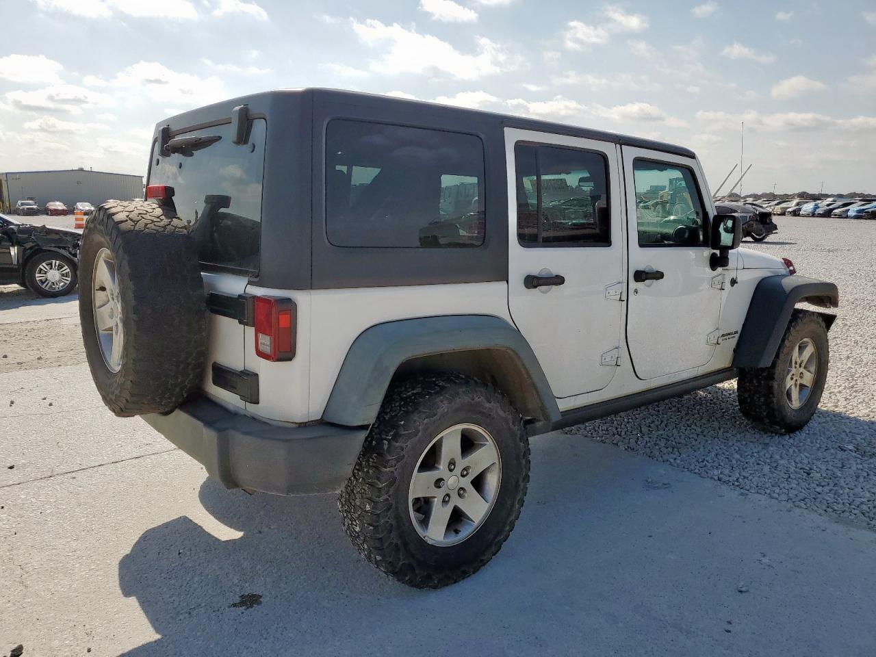 2012 JEEP WRANGLER U - Image 3
