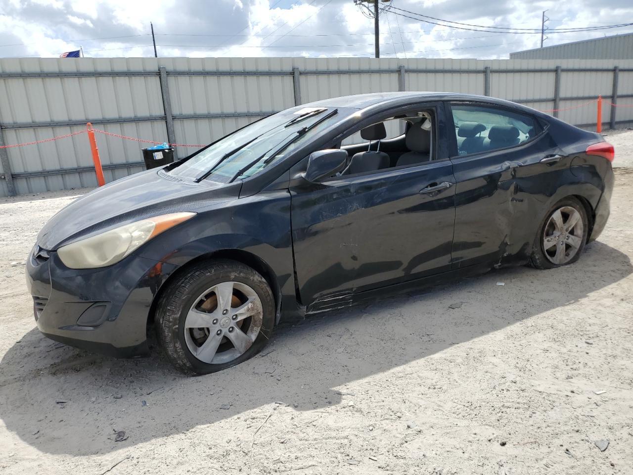 2013 HYUNDAI ELANTRA GL