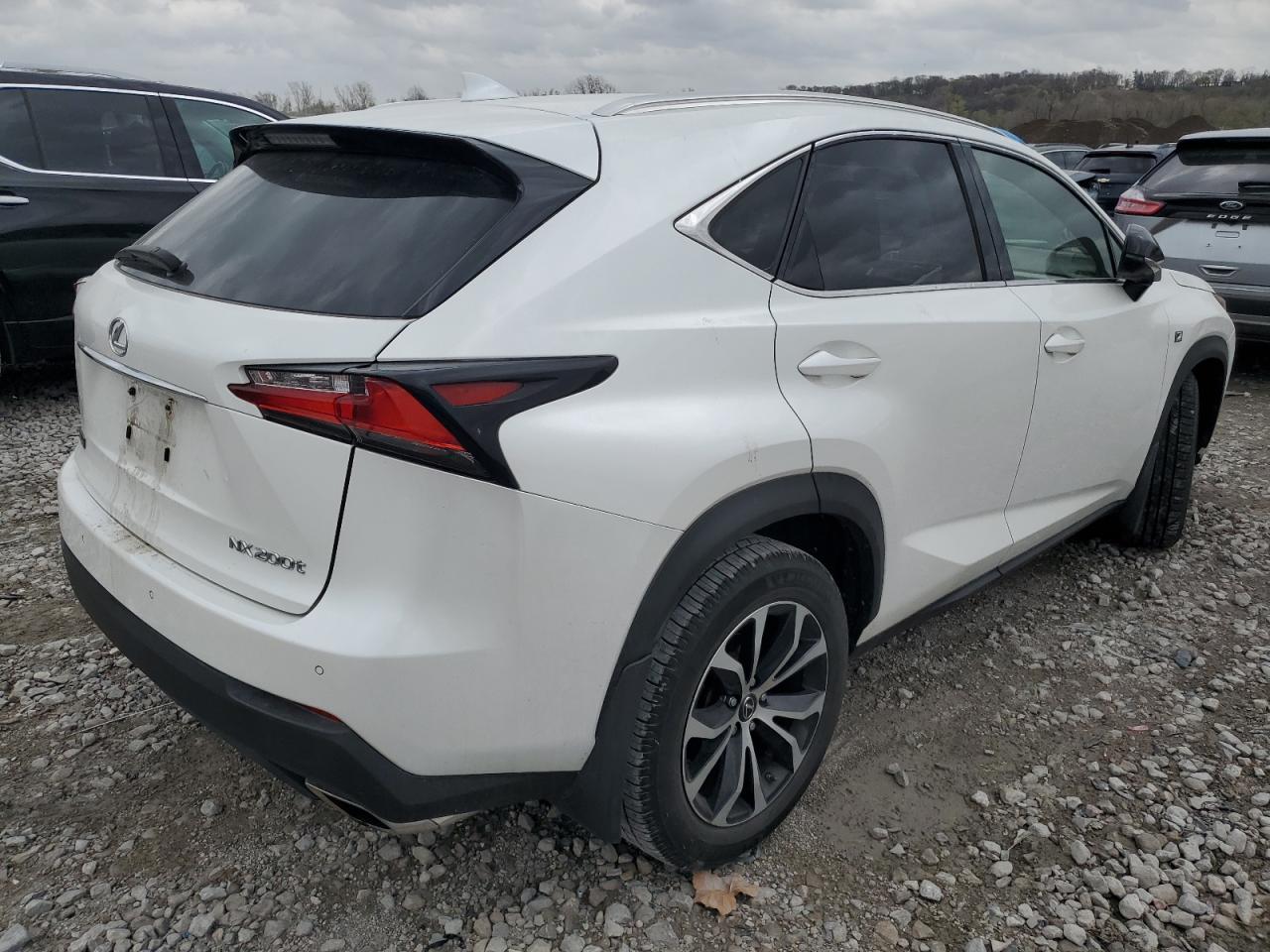 2015 LEXUS NX 200T - Фото 3