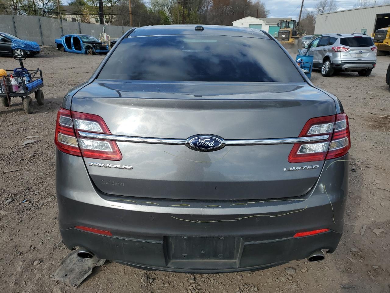 2013 FORD TAURUS LIM - Image 6