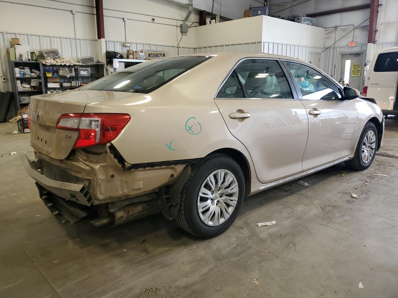 2012 TOYOTA CAMRY BASE - Фото 3
