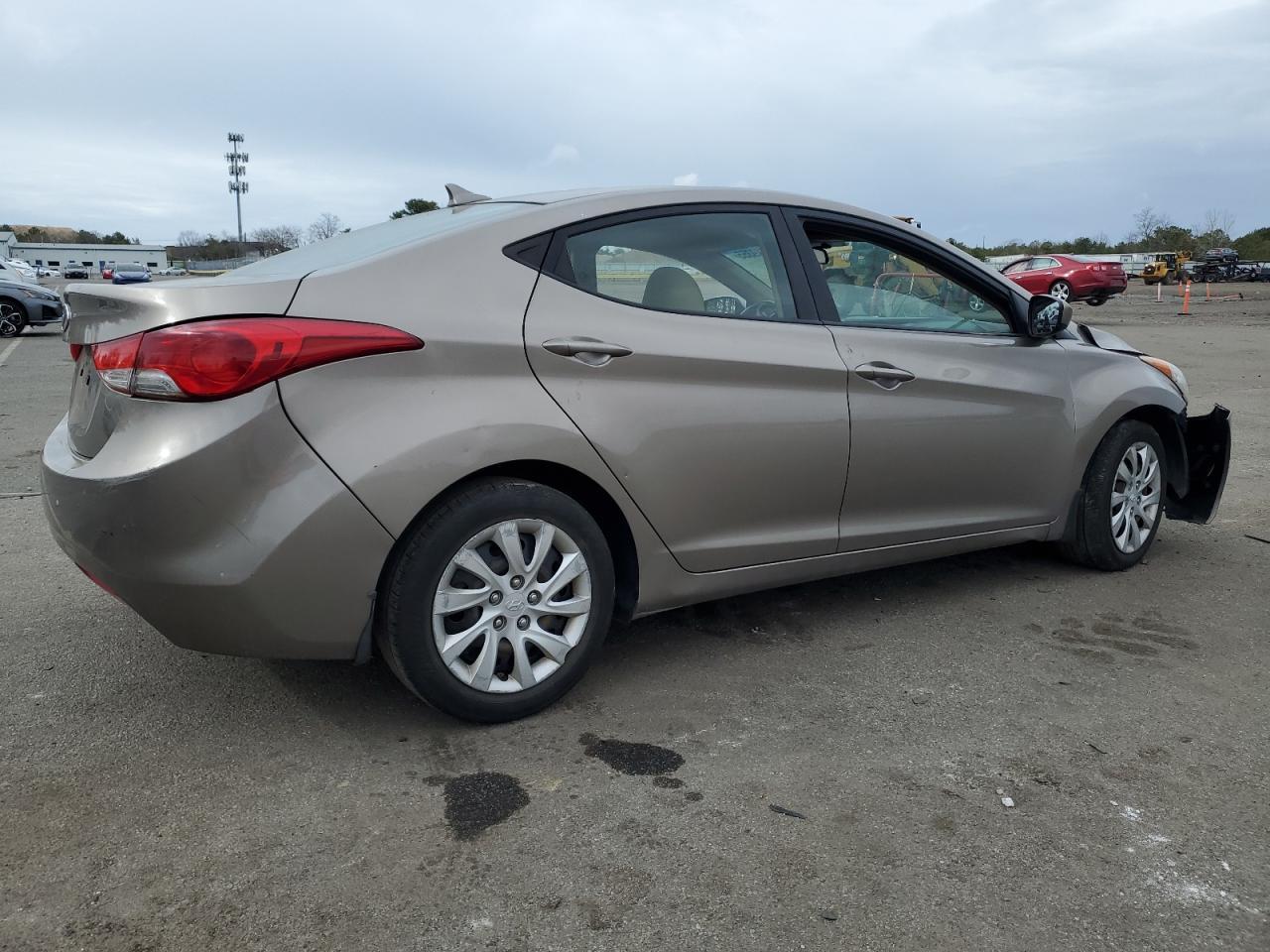 2013 HYUNDAI ELANTRA GL - Image 3