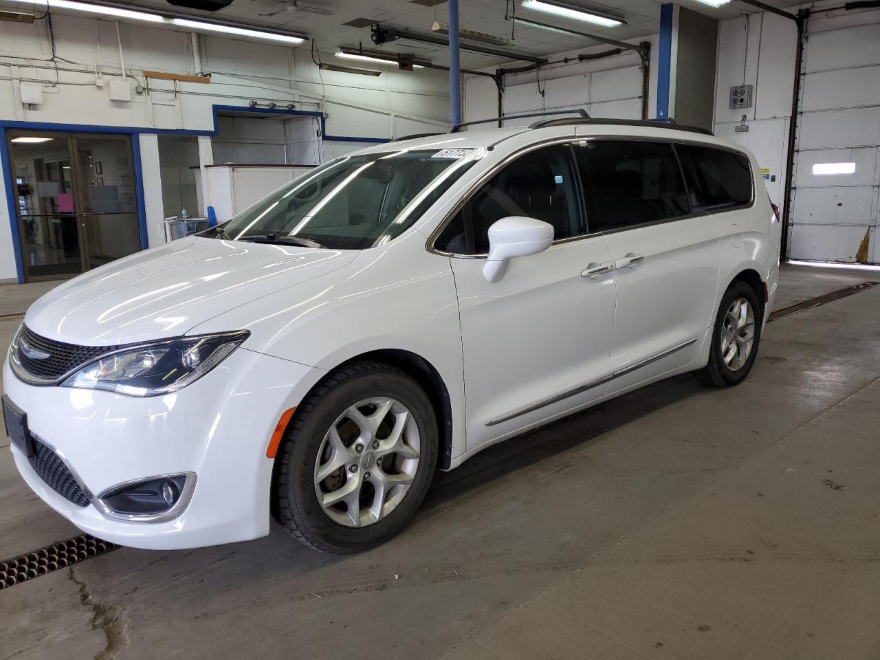 2017 CHRYSLER PACIFICA T