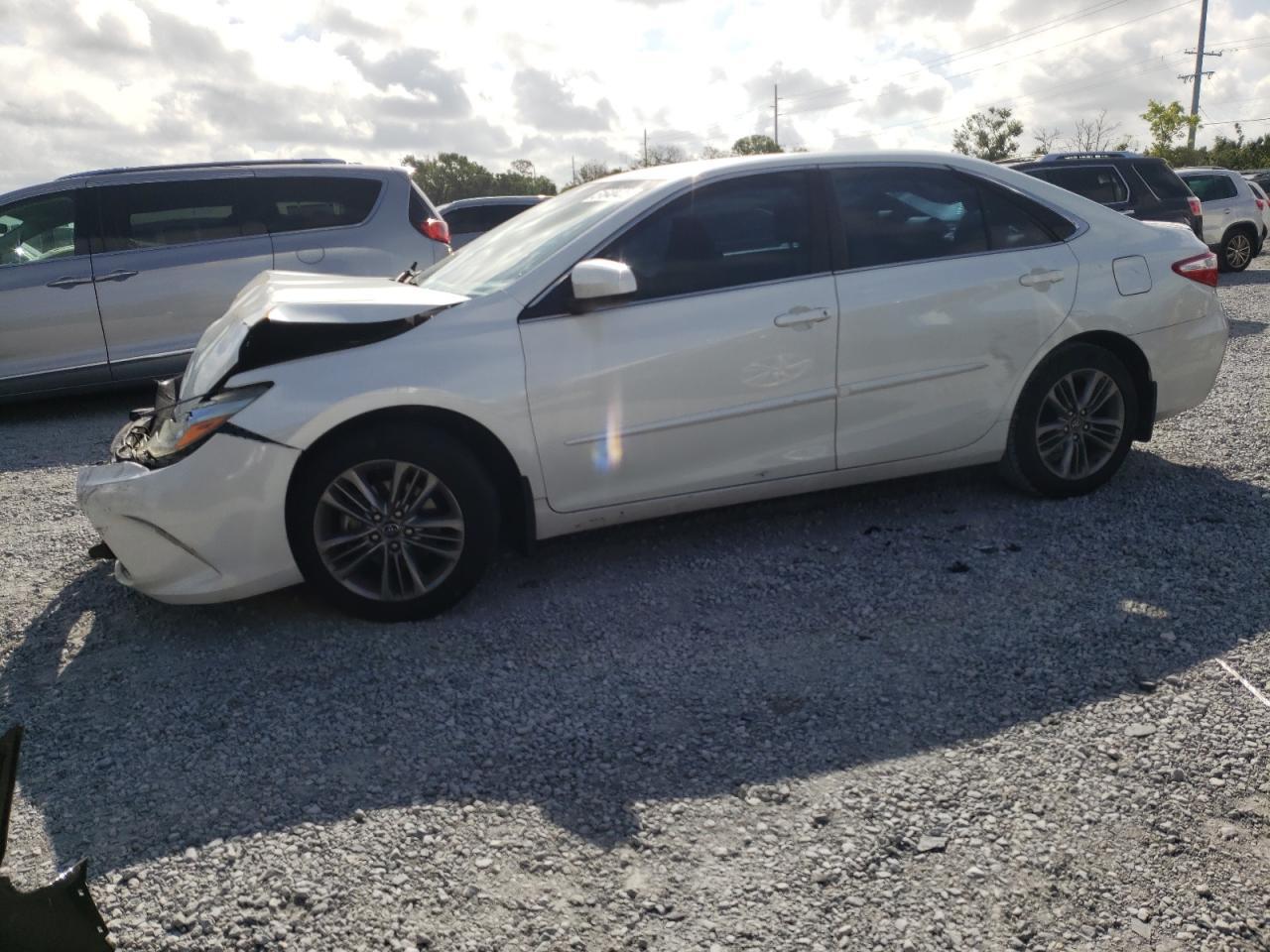 2016 TOYOTA CAMRY LE