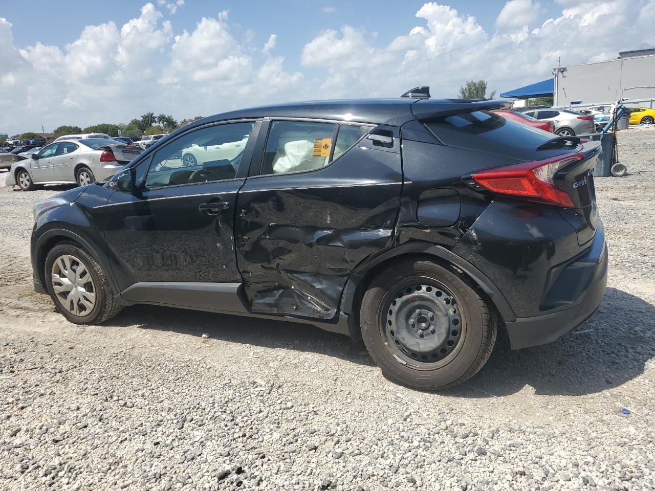 2019 TOYOTA C-HR XLE - Фото 2