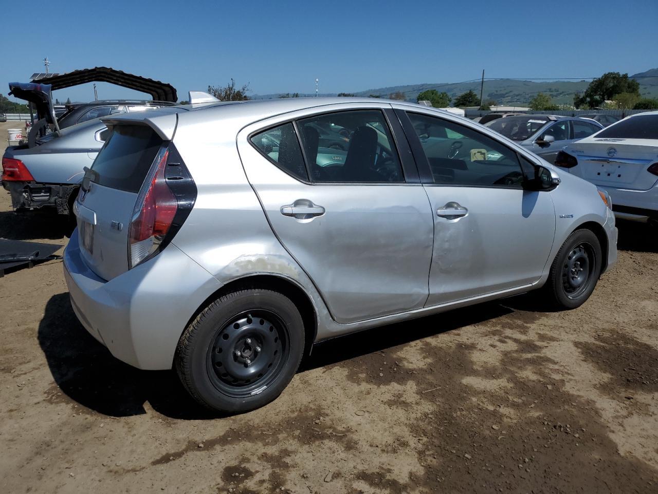 2015 TOYOTA PRIUS C - Фото 3