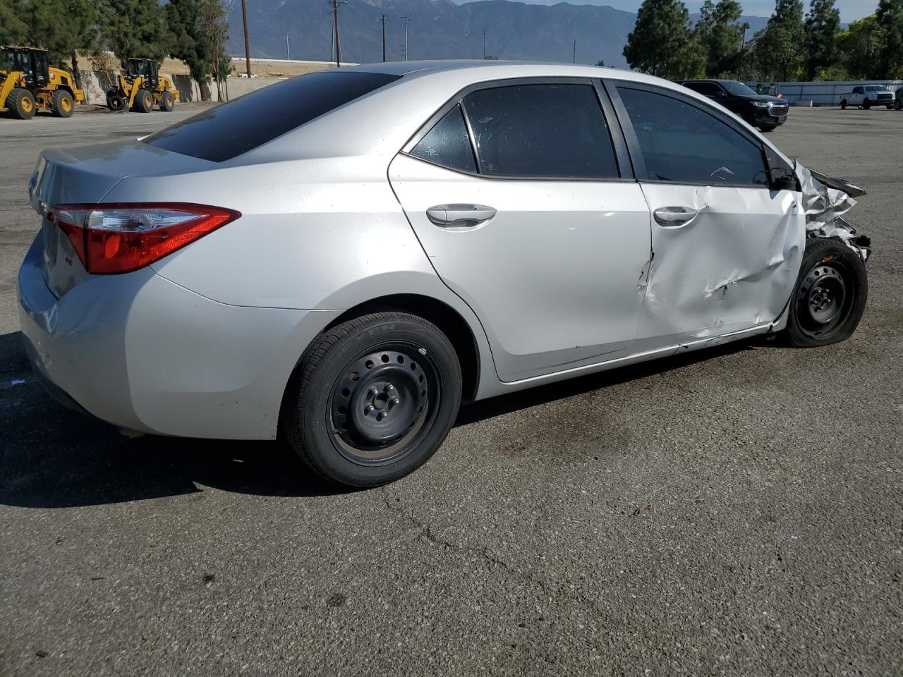 2015 TOYOTA COROLLA L - Фото 3
