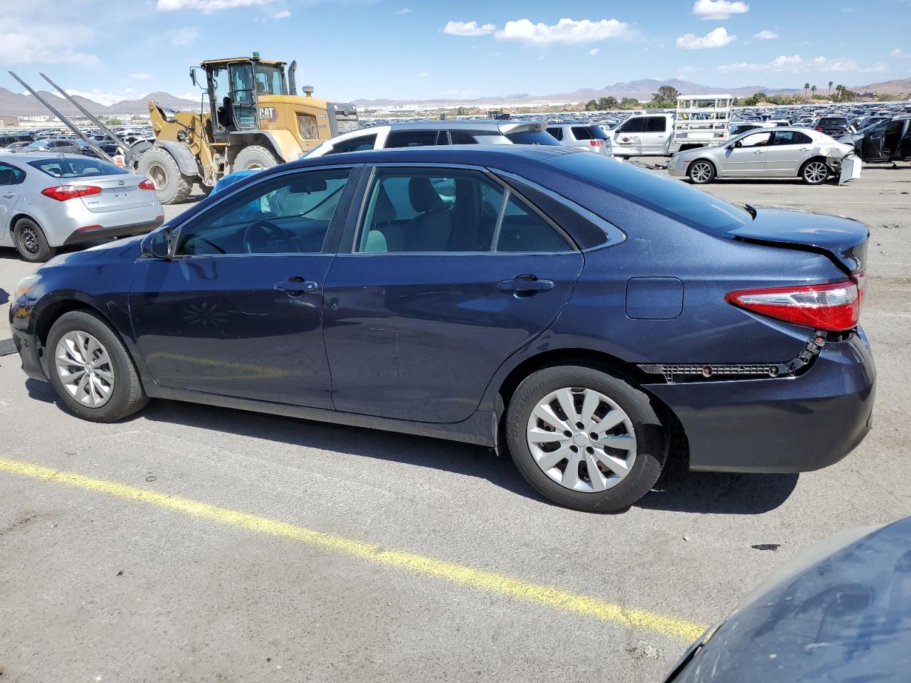 2015 TOYOTA CAMRY LE - Фото 2