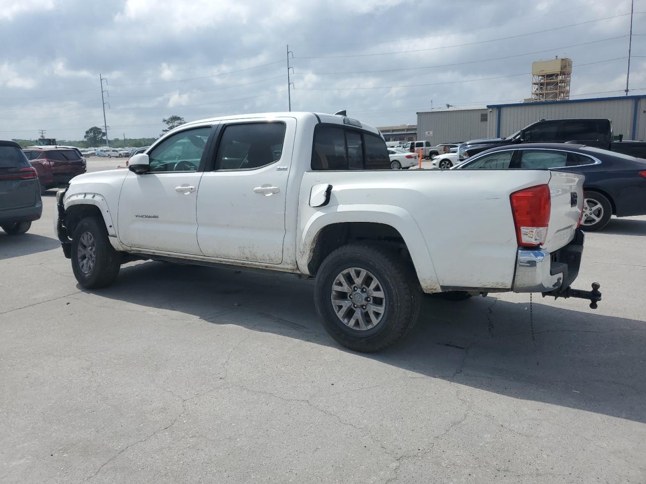 2017 TOYOTA TACOMA DOU - Фото 2