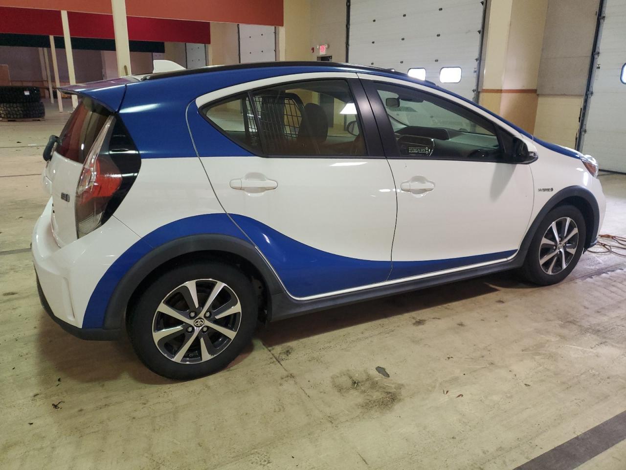 2018 TOYOTA PRIUS C - Image 3