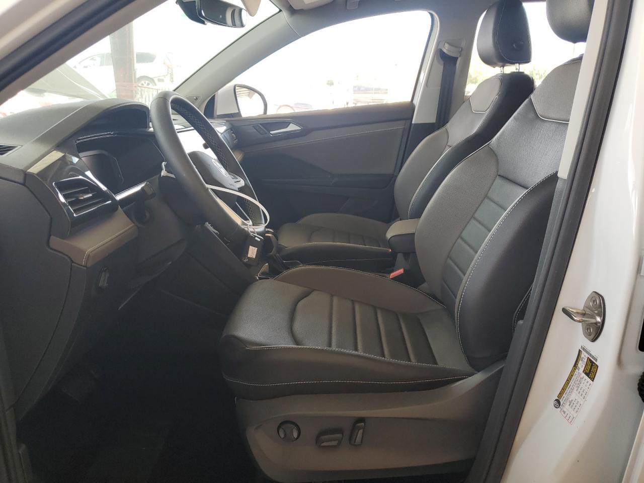 2023 VOLKSWAGEN TAOS SEL - Фото 7