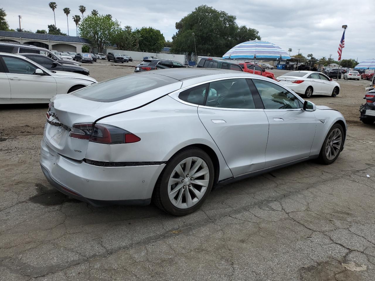 2015 TESLA MODEL S 85 - Image 3