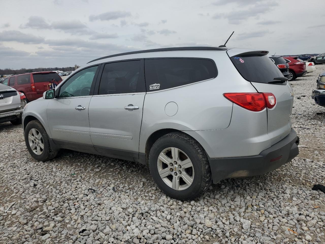 2012 CHEVROLET TRAVERSE L - Фото 2