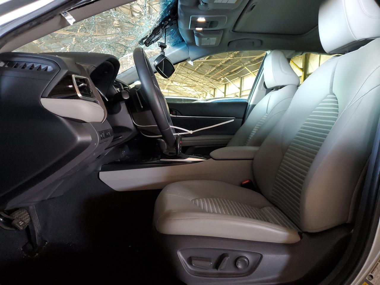 2018 TOYOTA CAMRY L - Фото 7