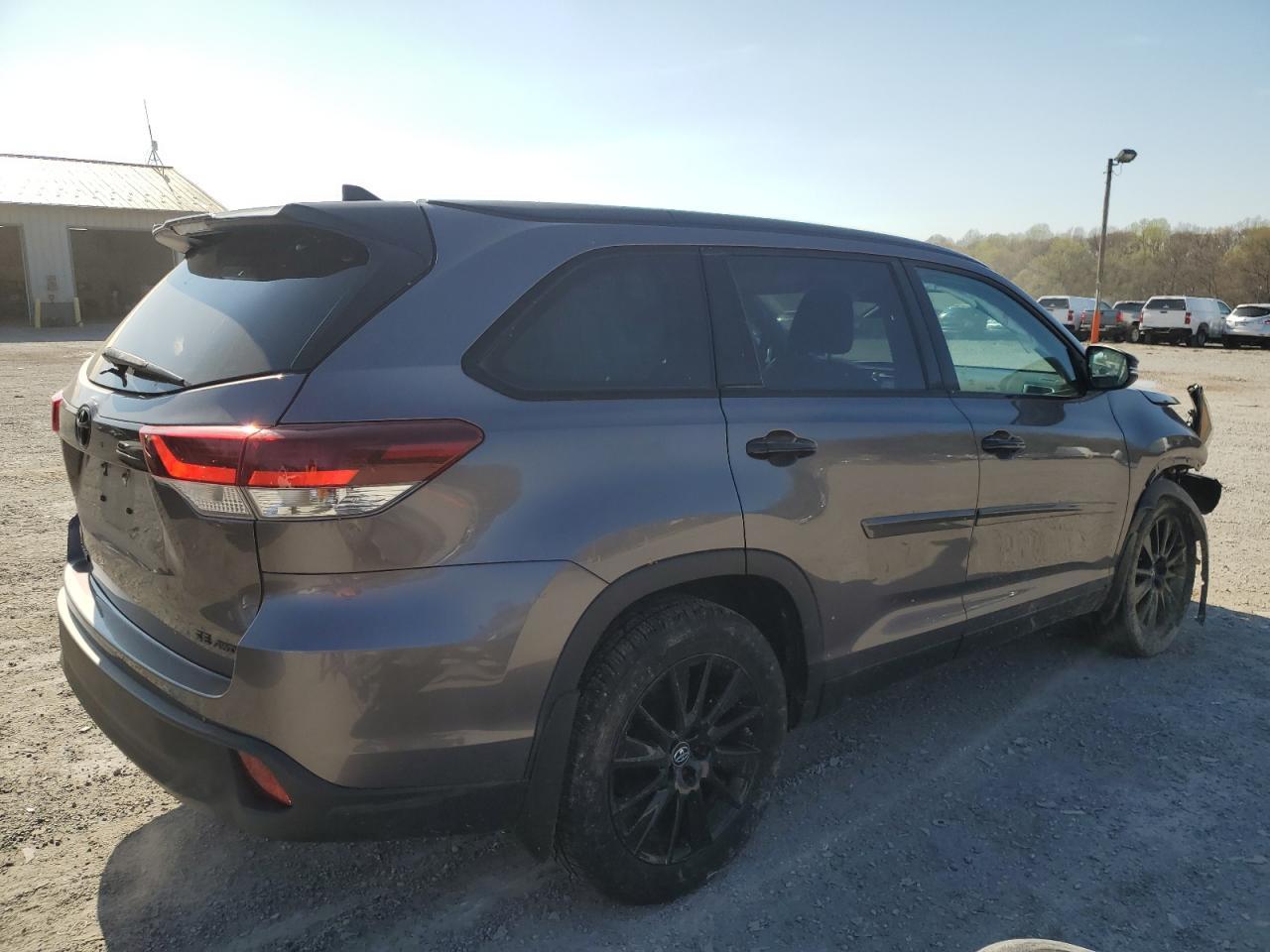 2019 TOYOTA HIGHLANDER - Фото 3