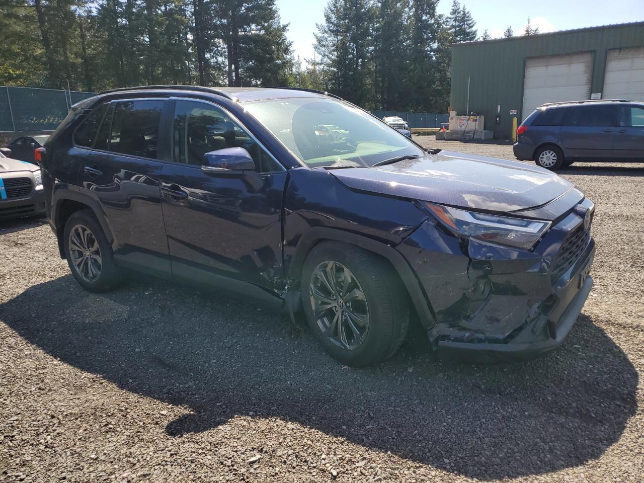 2024 TOYOTA RAV4 XLE P - Фото 4