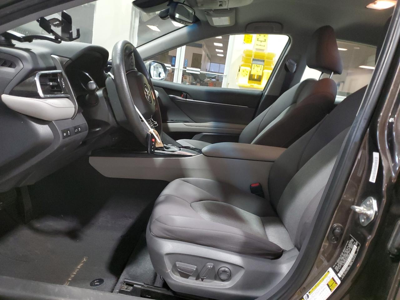2018 TOYOTA CAMRY L - Фото 7