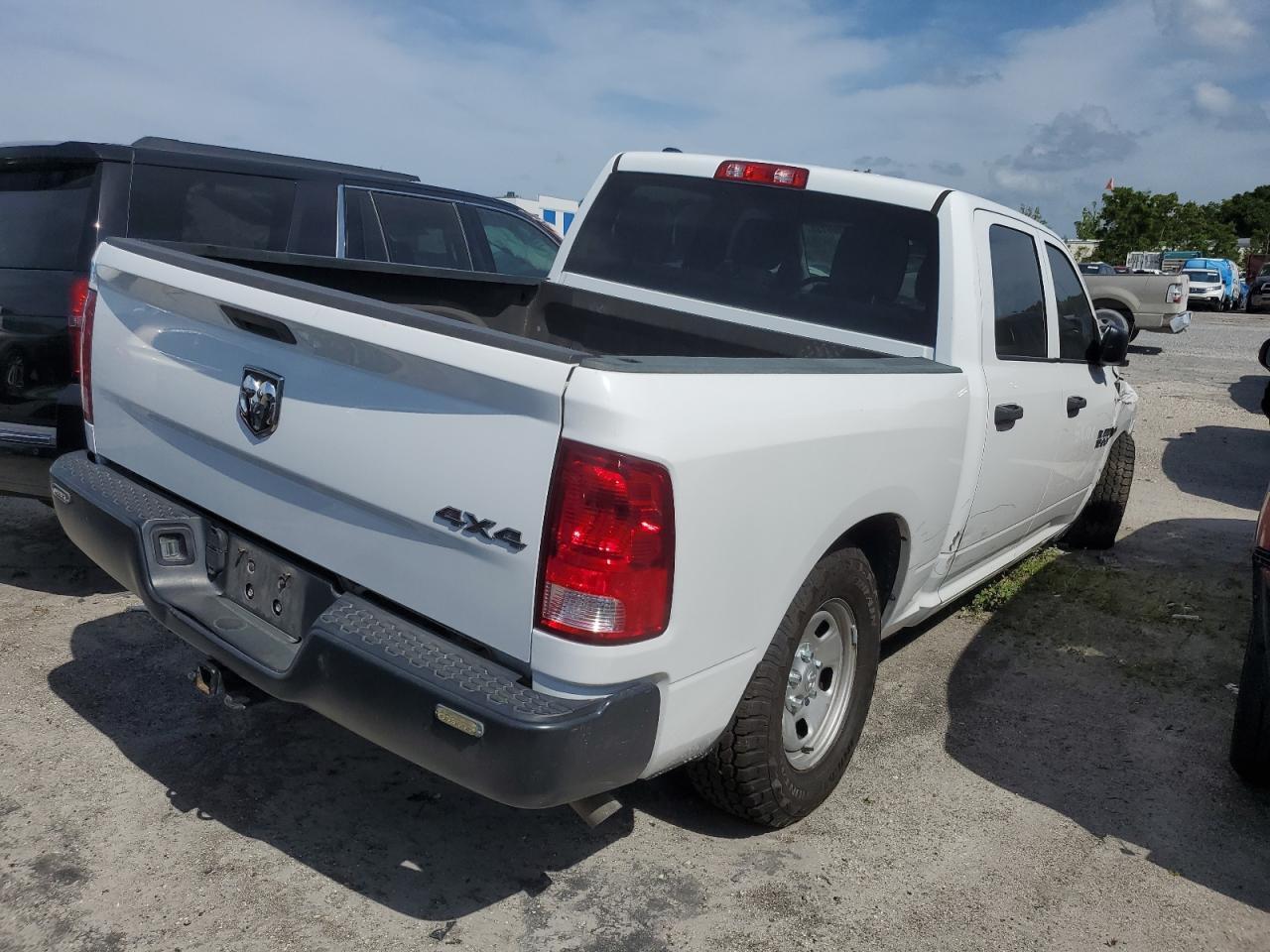 2018 RAM 1500 ST - Image 3
