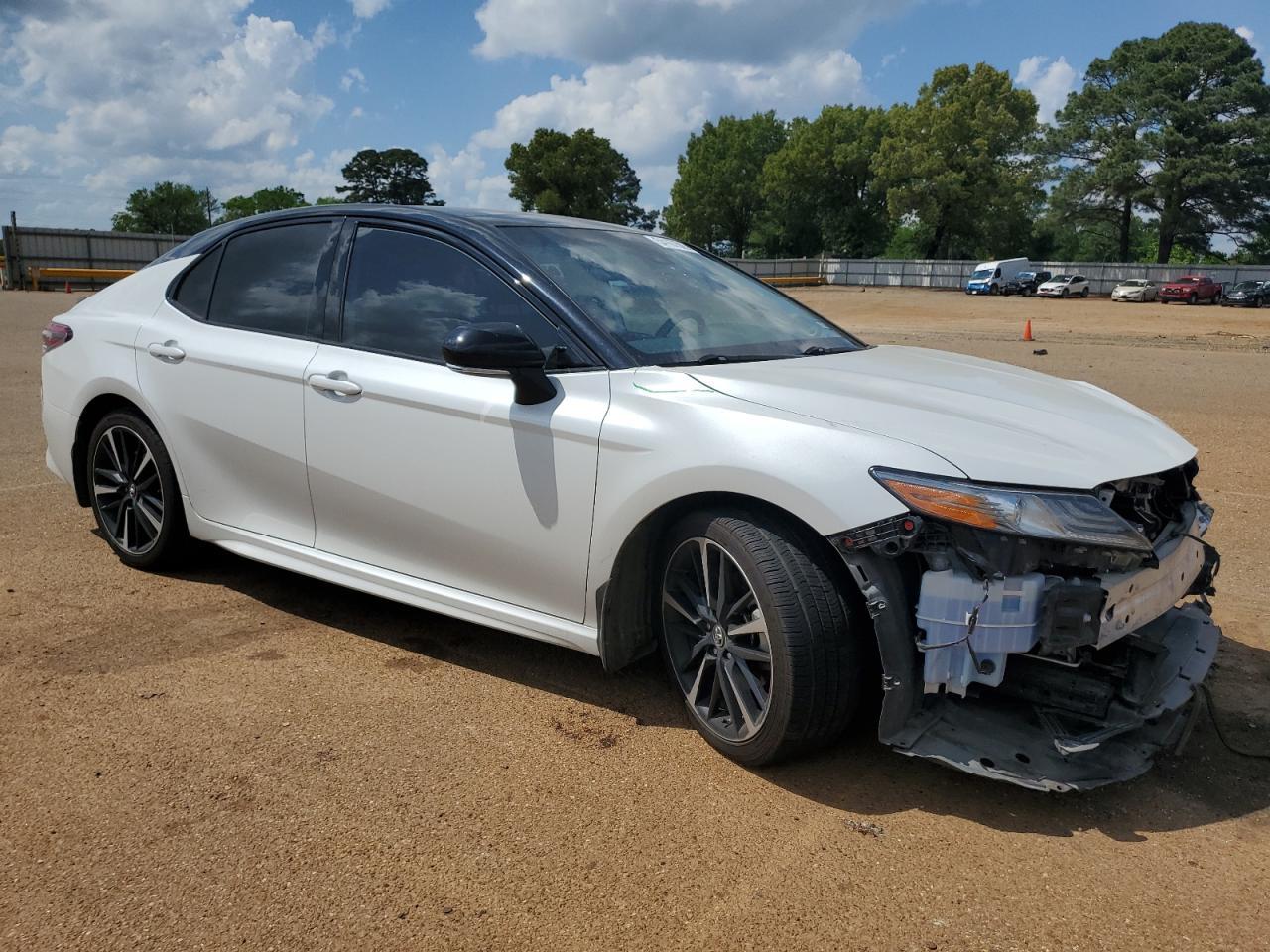 2019 TOYOTA CAMRY XSE - Image 4