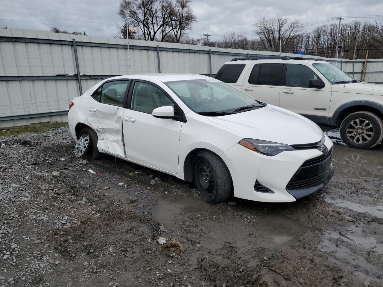 2019 TOYOTA COROLLA L - Фото 4