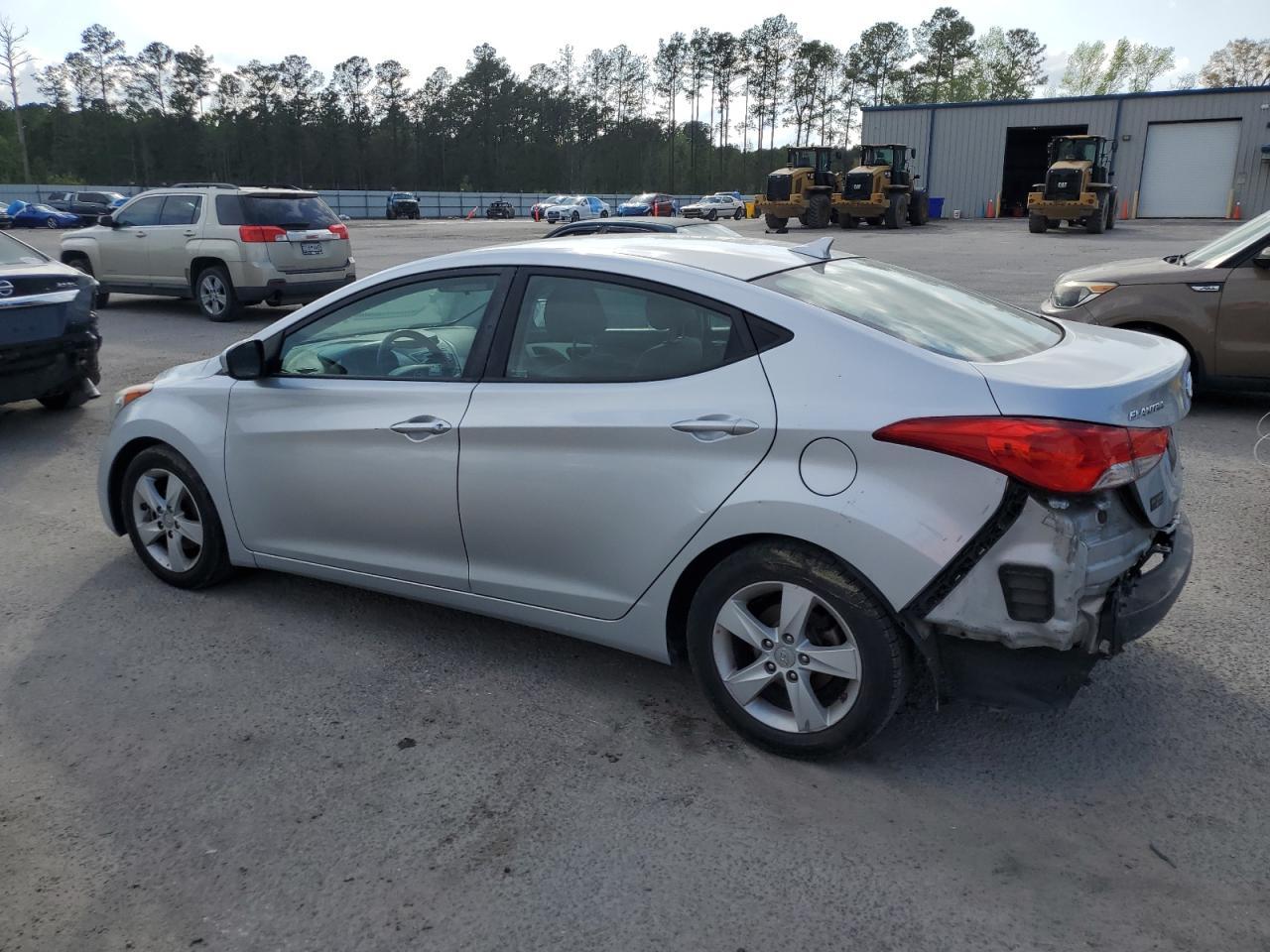 2013 HYUNDAI ELANTRA GL - Image 2