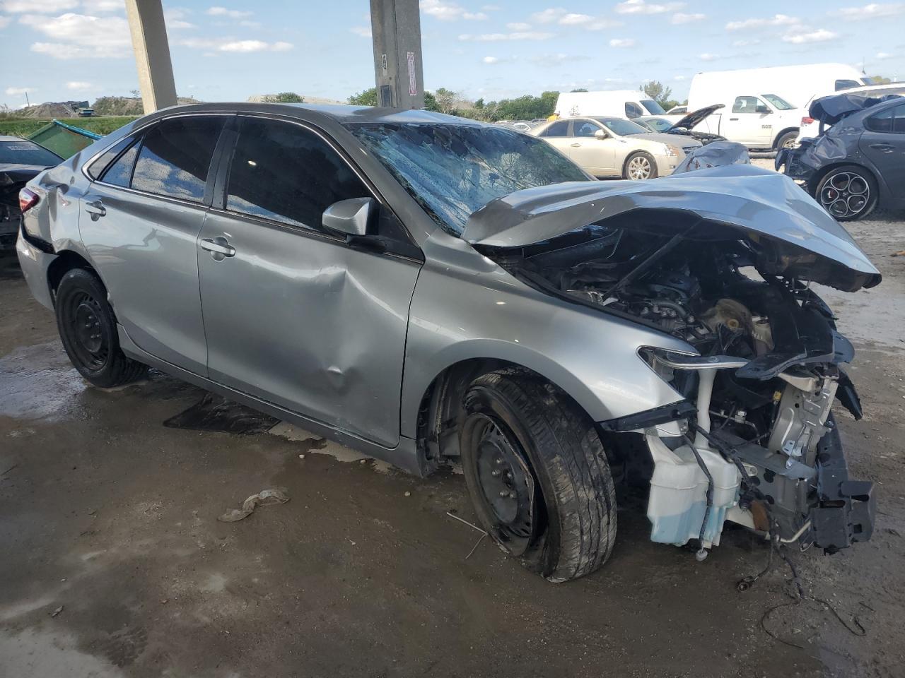 2016 TOYOTA CAMRY LE - Image 4