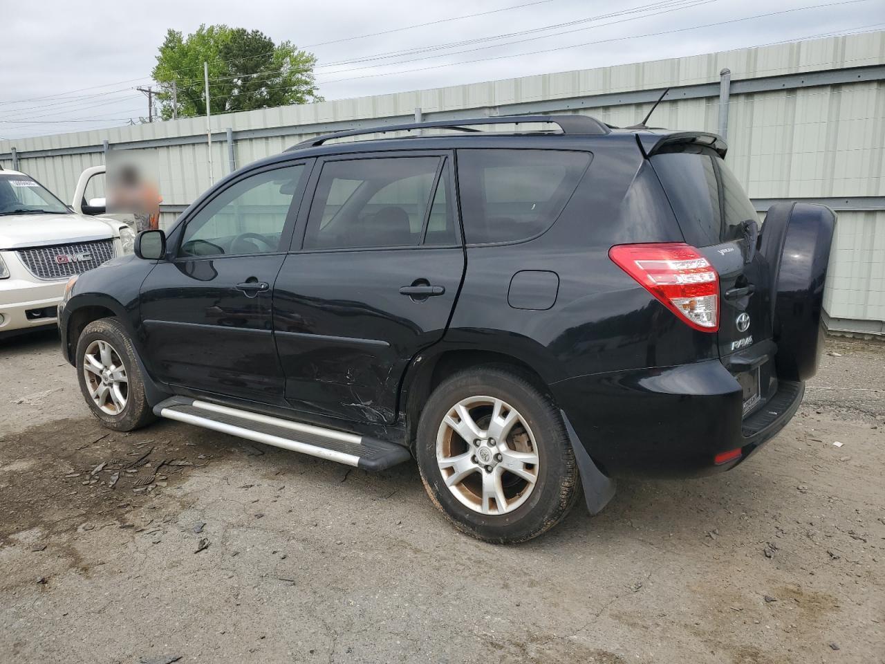 2011 TOYOTA RAV4 - Фото 2